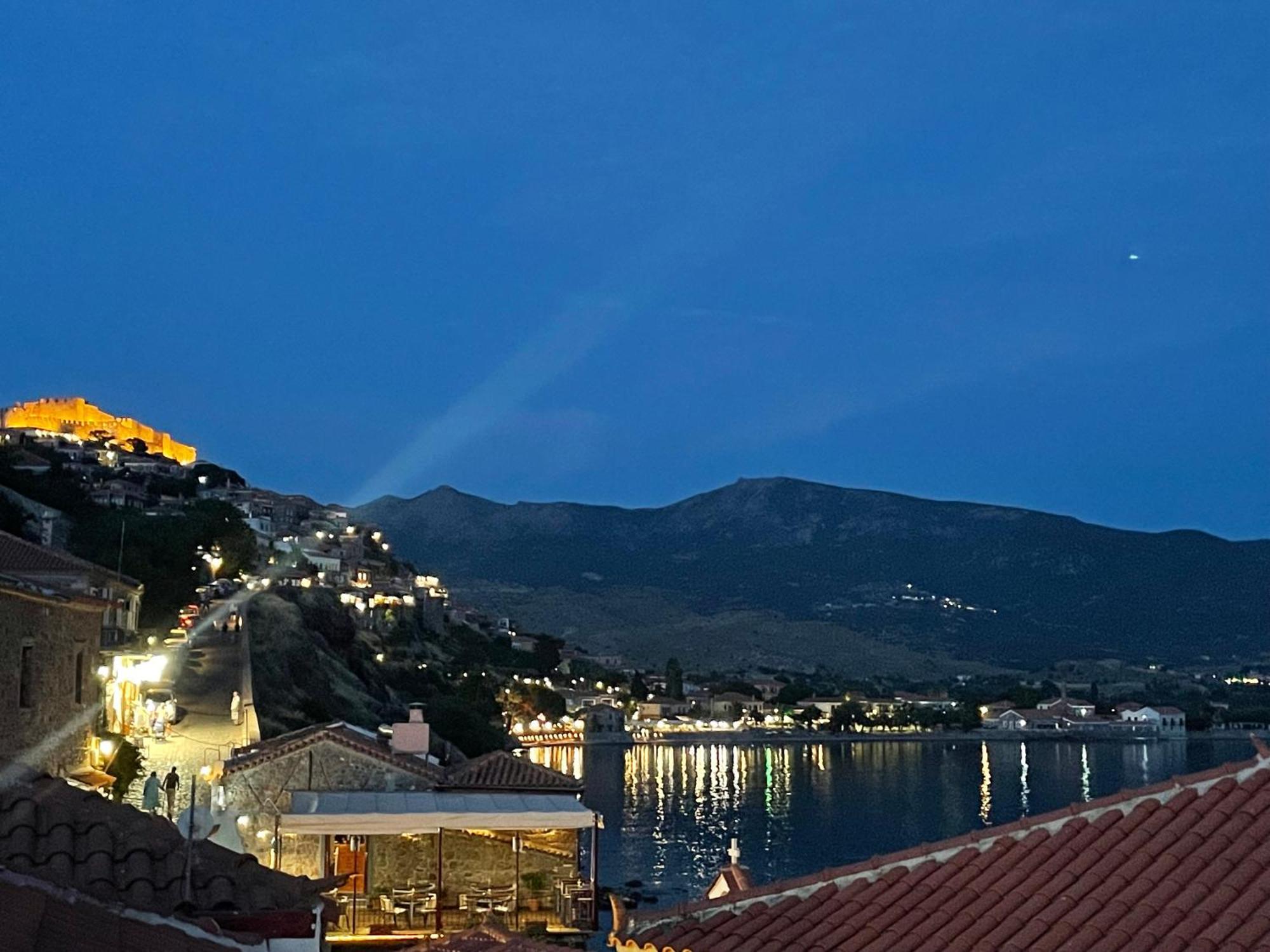 Q Apartments Molyvos Mithymna Eksteriør billede